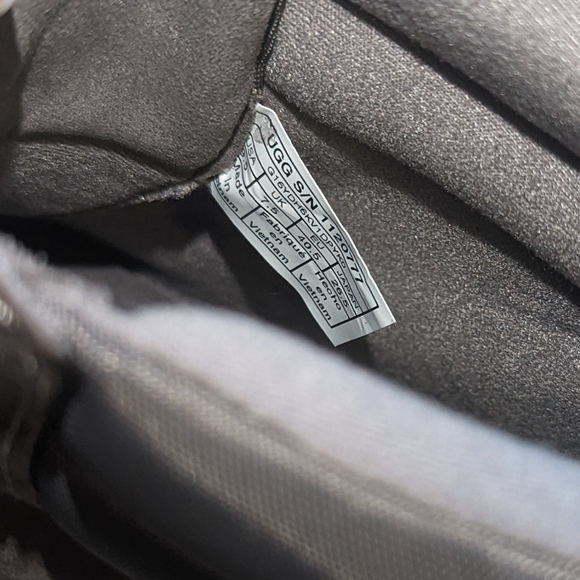 Ugg Harrison Boot - Picture 15 of 15